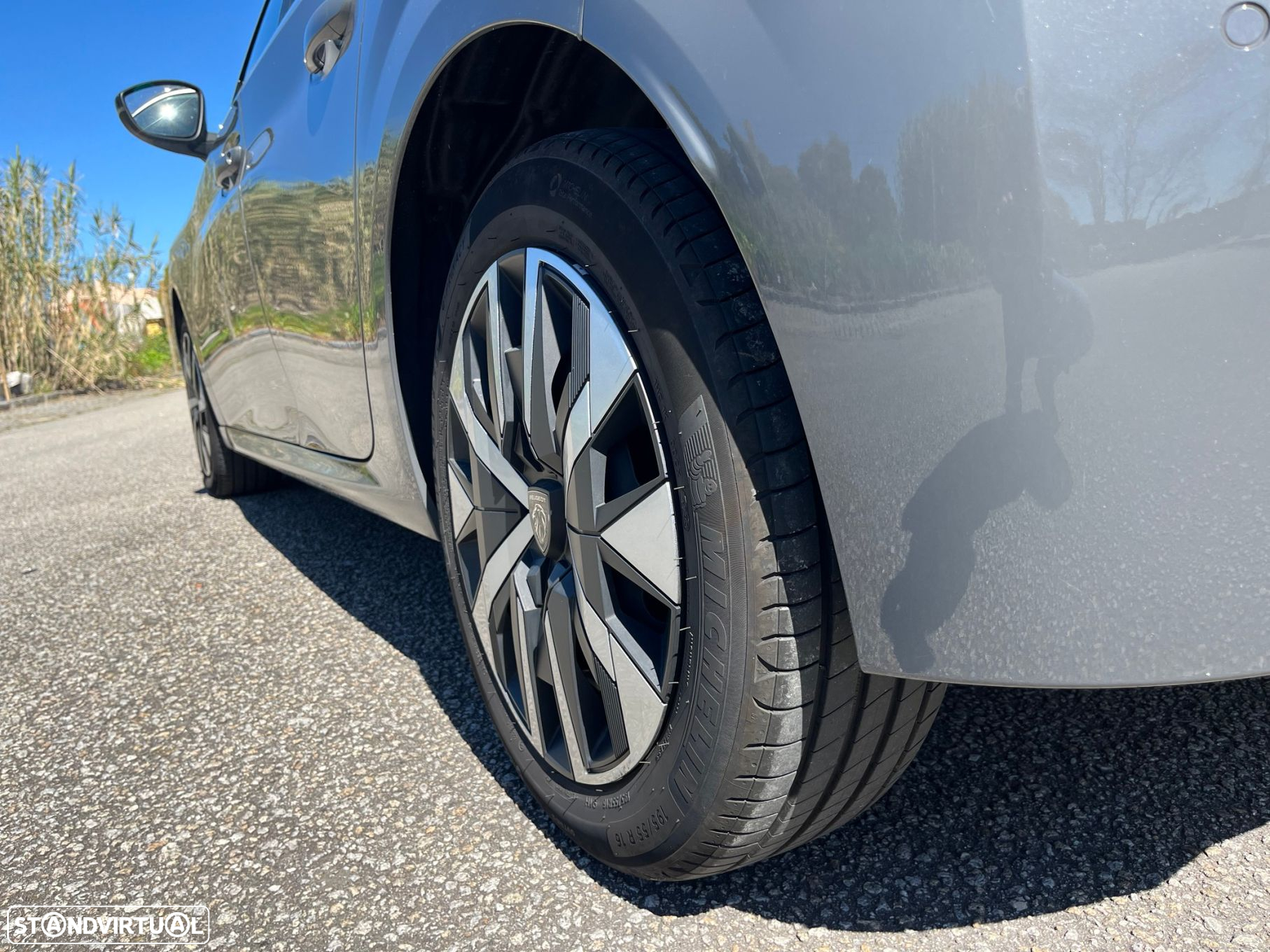 Peugeot 208 1.2 PureTech Like - 12
