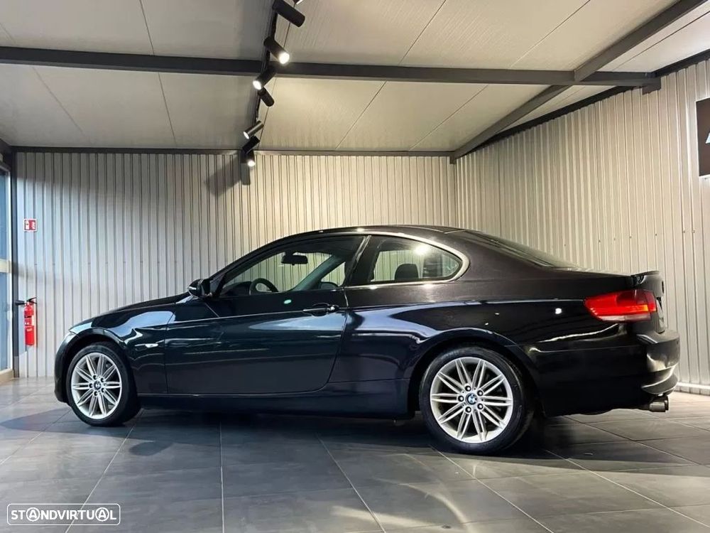 BMW 320 i Coupe - 9