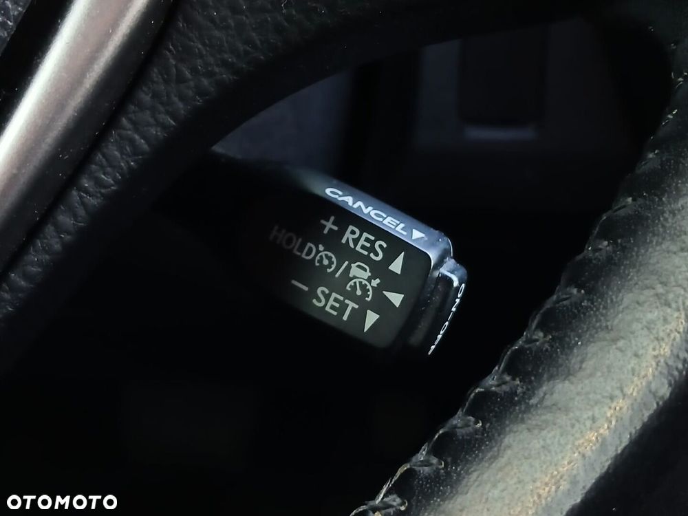 Toyota RAV4 Hybrid Premium 4x2 - 29