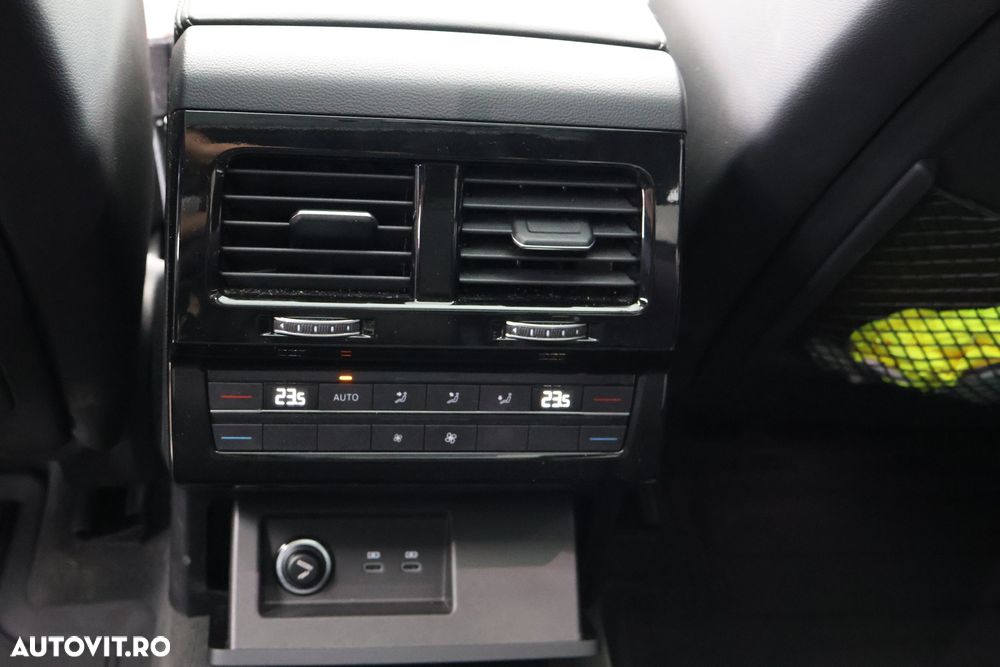 Volkswagen Touareg V6 TDI 4MOTION R-Line - 34