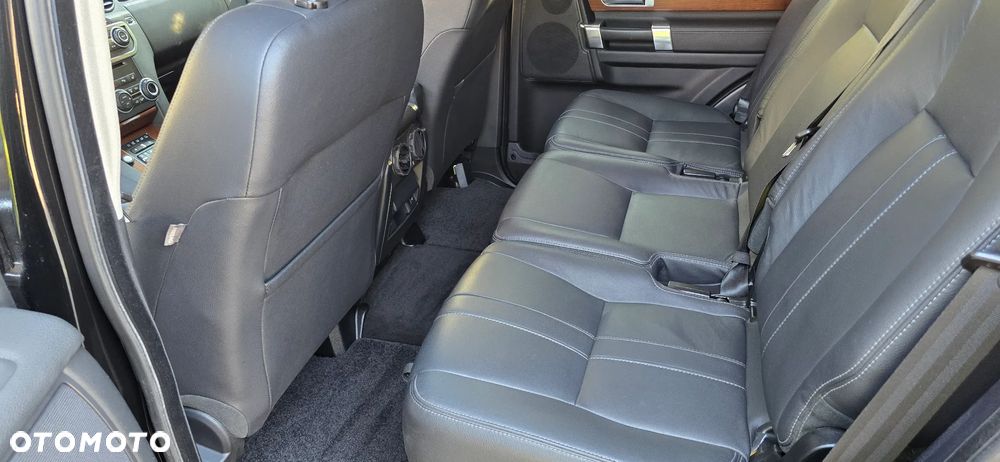 Land Rover Discovery IV 3.0 SD V6 HSE - 11