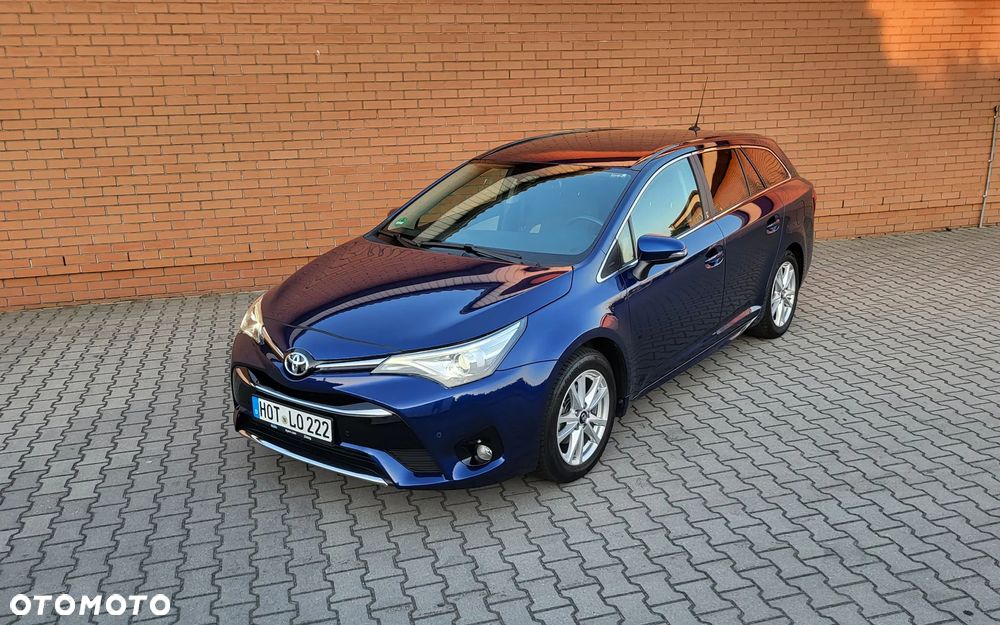 Toyota Avensis Touring Sports 1.8 Multidrive S Team Deutschland - 20