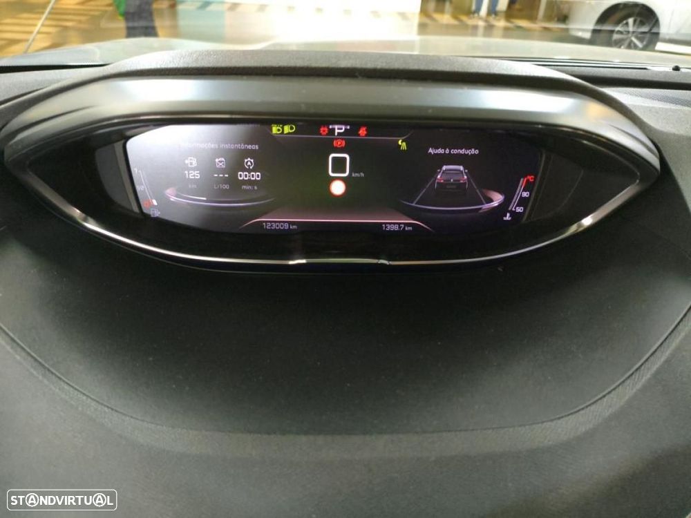 Peugeot 5008 1.5 BlueHDi GT EAT8 - 3