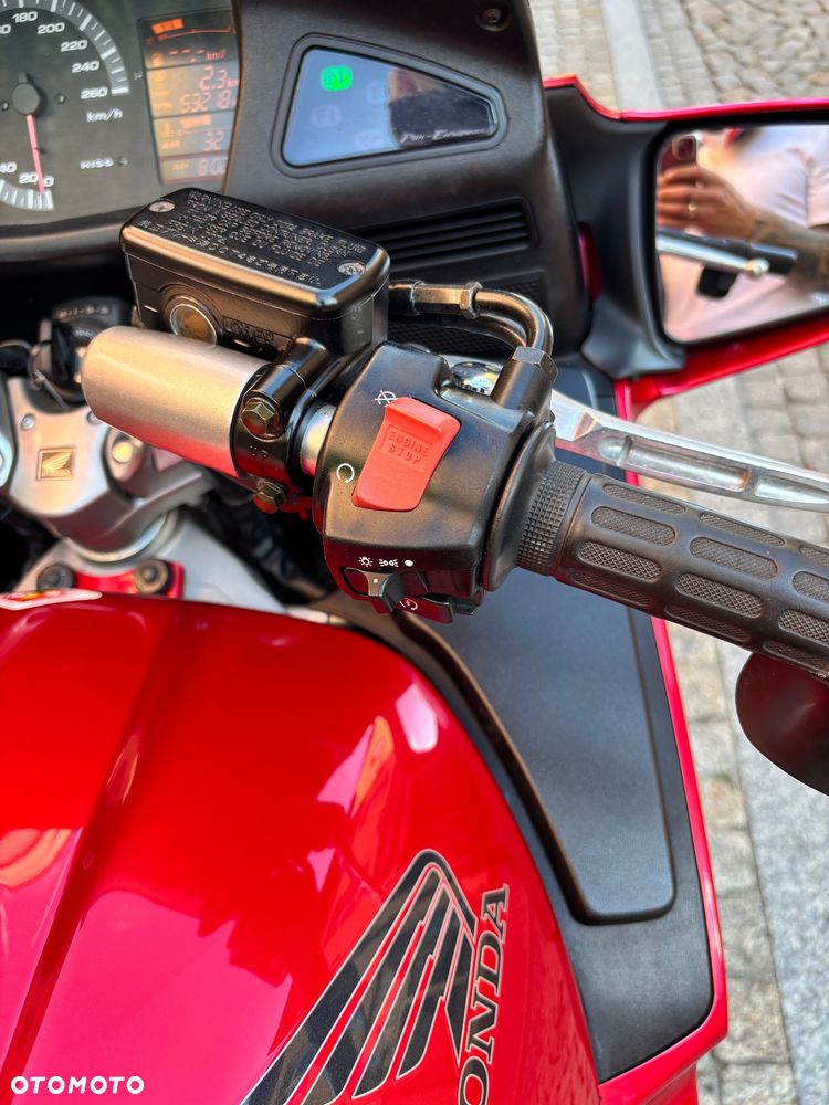 Honda ST - 18