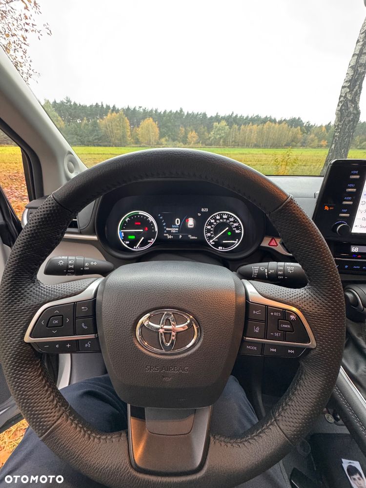 Toyota Sienna - 8