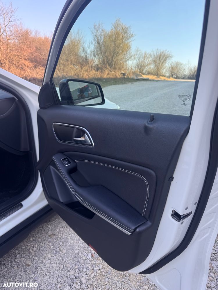 Mercedes-Benz GLA 200 (CDI) d 4Matic 7G-DCT Style - 11