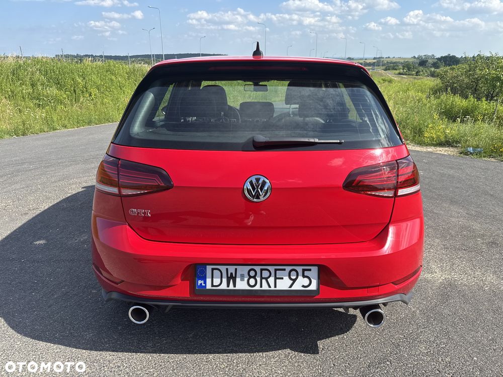 Volkswagen Golf - 5