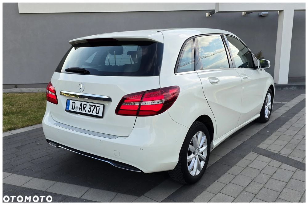 Mercedes-Benz Klasa B 180 7G-DCT UrbanStyle Edition - 9