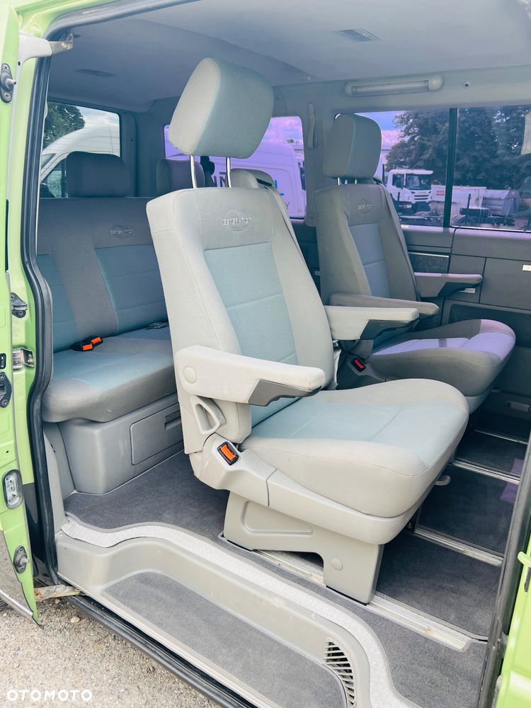 Volkswagen Multivan - 20