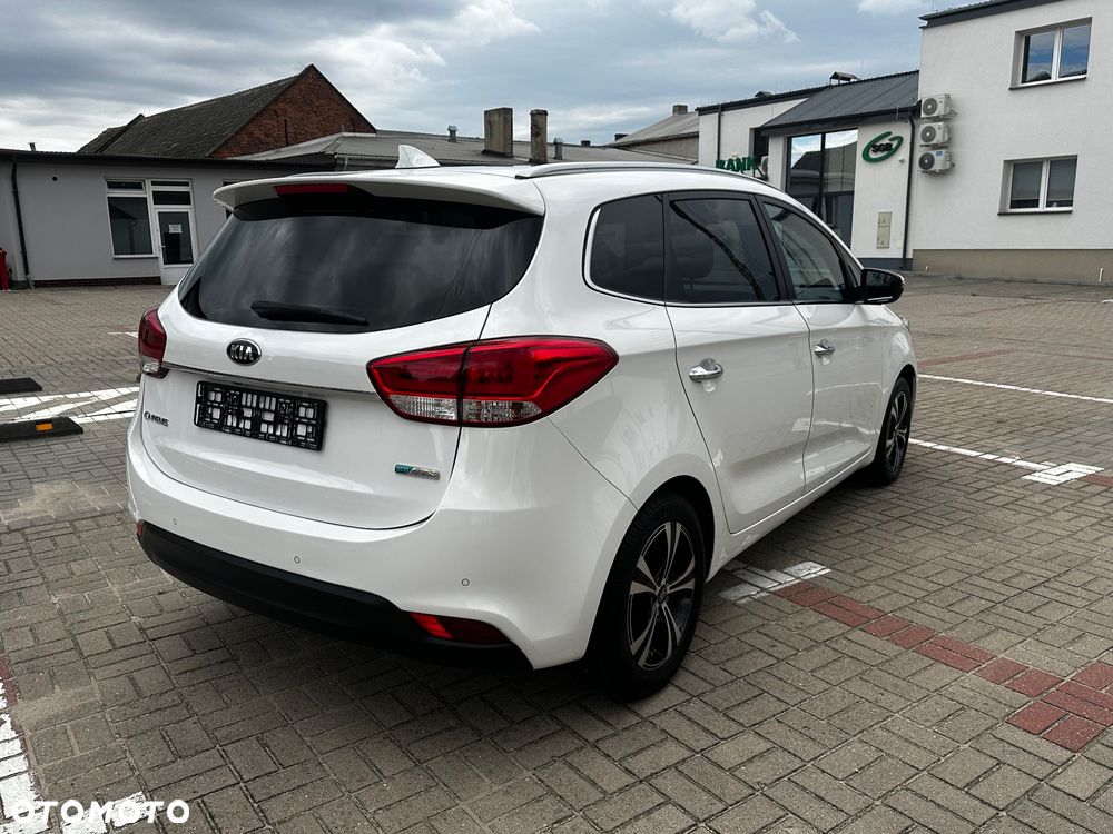 Kia Carens - 9