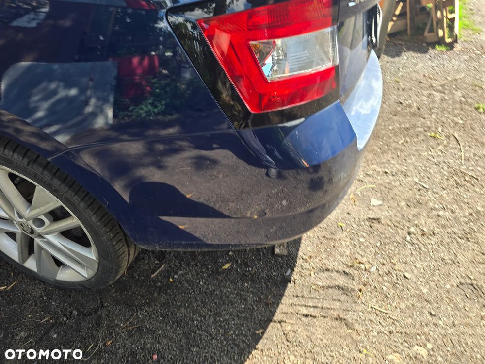 Zderzak tył skoda Fabia III kombi  w kolorze LF5A - 2