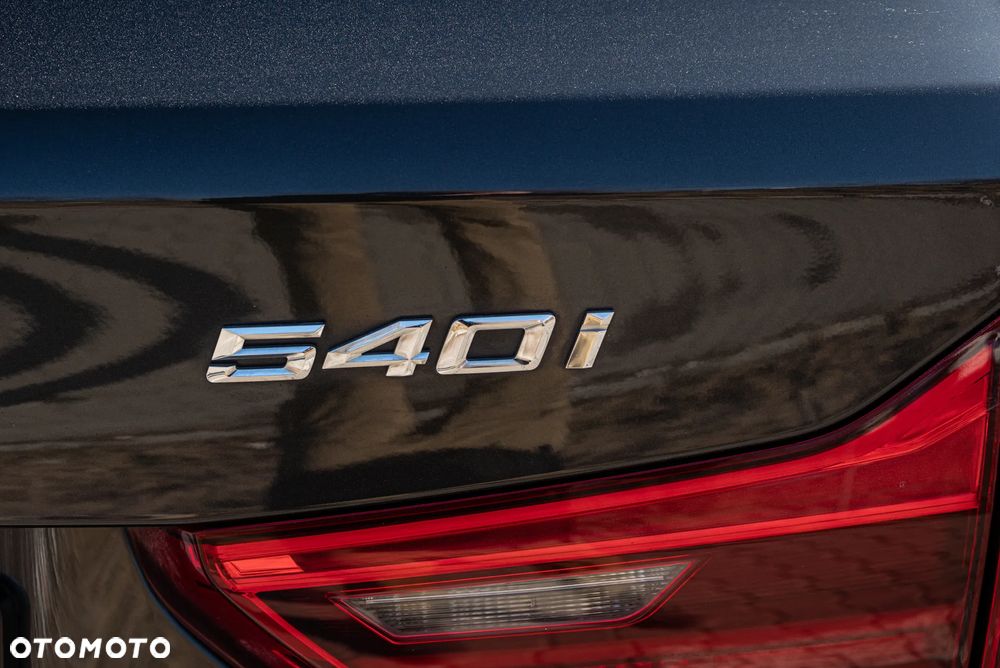 BMW Seria 5 540i xDrive - 17