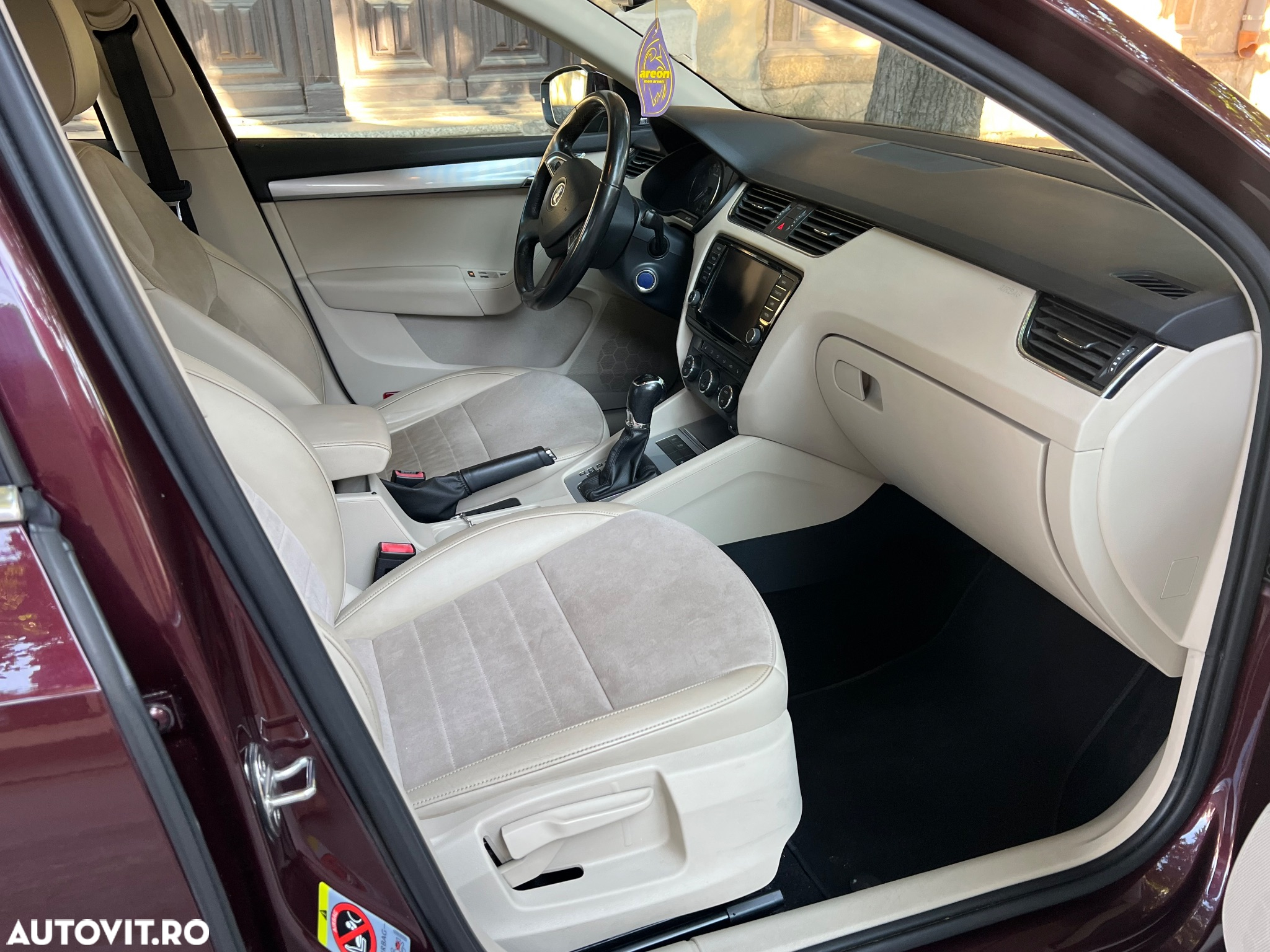 Skoda Octavia 1.6 TDI Business DSG - 10