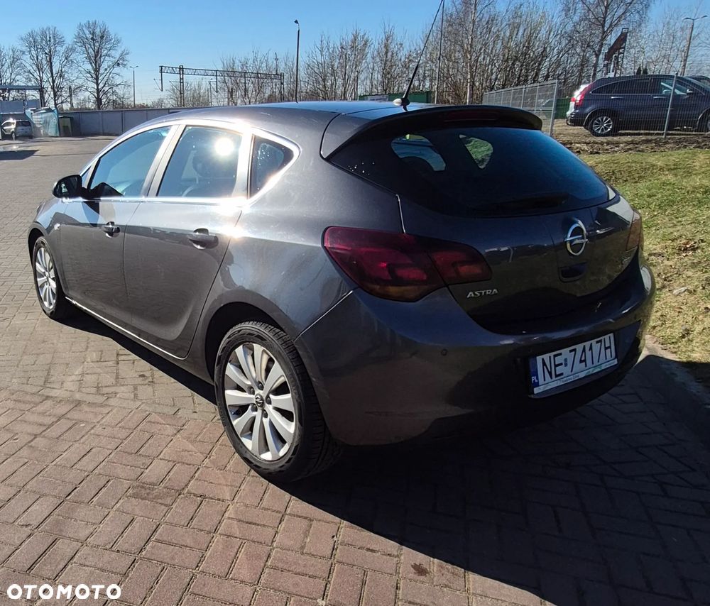 Opel Astra 1.7 CDTI DPF Cosmo - 2