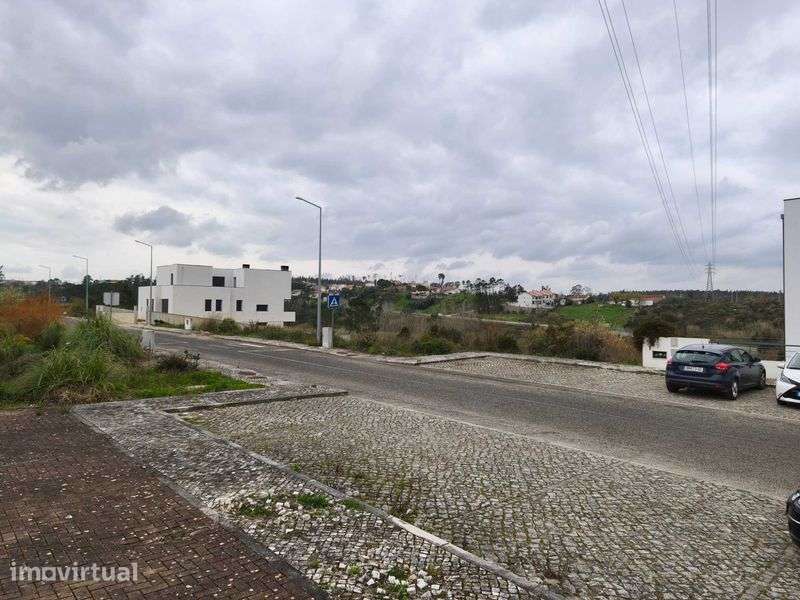 Terreno urbano para construção em Batalha – 692 m² – 70.000€ - Grande imagem: 2/12