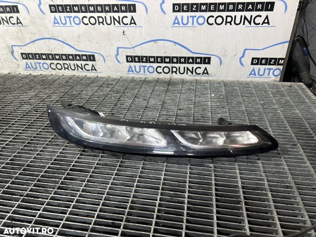 Far Dreapta Citroen C4 Cactus 2014 - 2017 SUV 4 Usi (1203) Fara xenon - 1