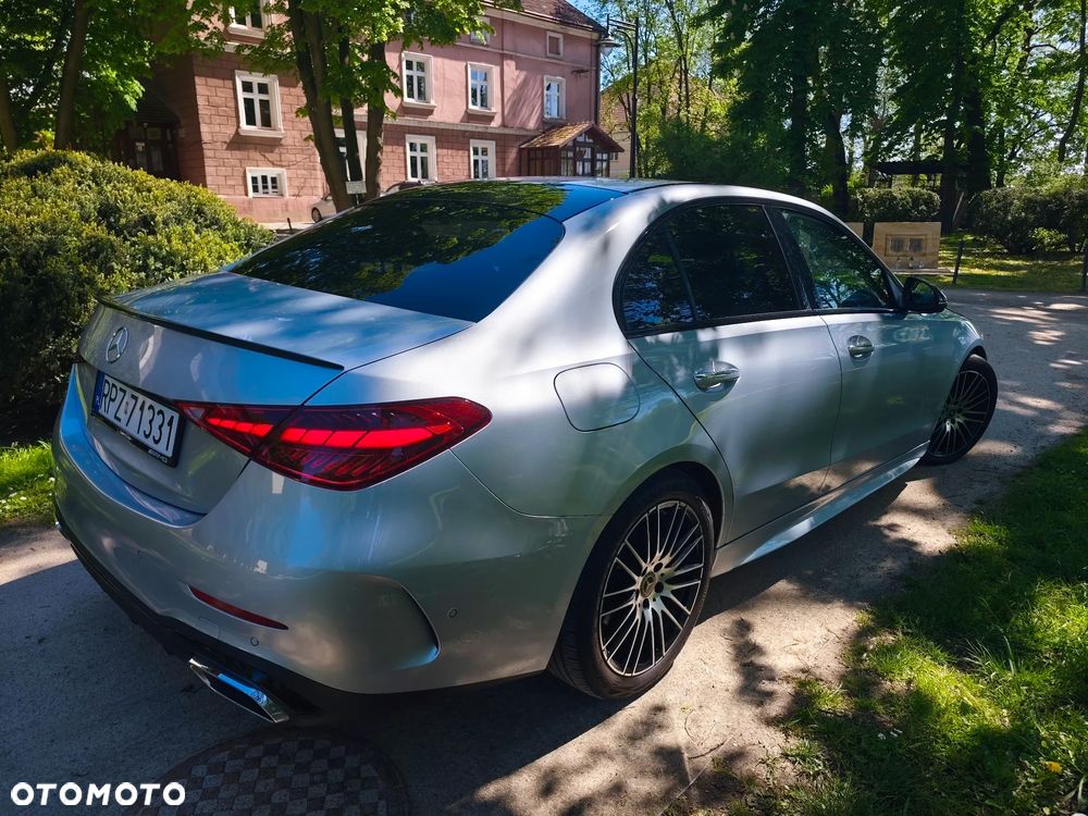 Mercedes-Benz Klasa C 220 d mHEV AMG - 32