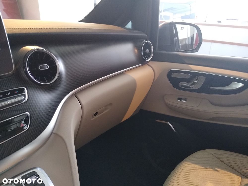 Mercedes-Benz Klasa V 300 d Avantgarde 9G-Tronic (d³ugi) - 4