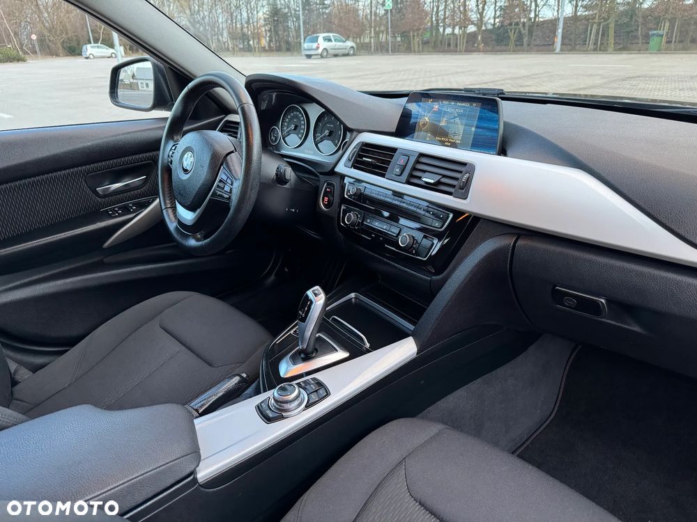 BMW Seria 3 320d - 21