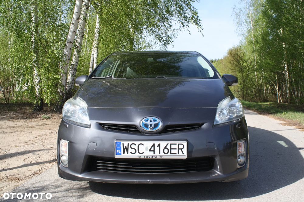 Toyota Prius (Hybrid) Executive - 9