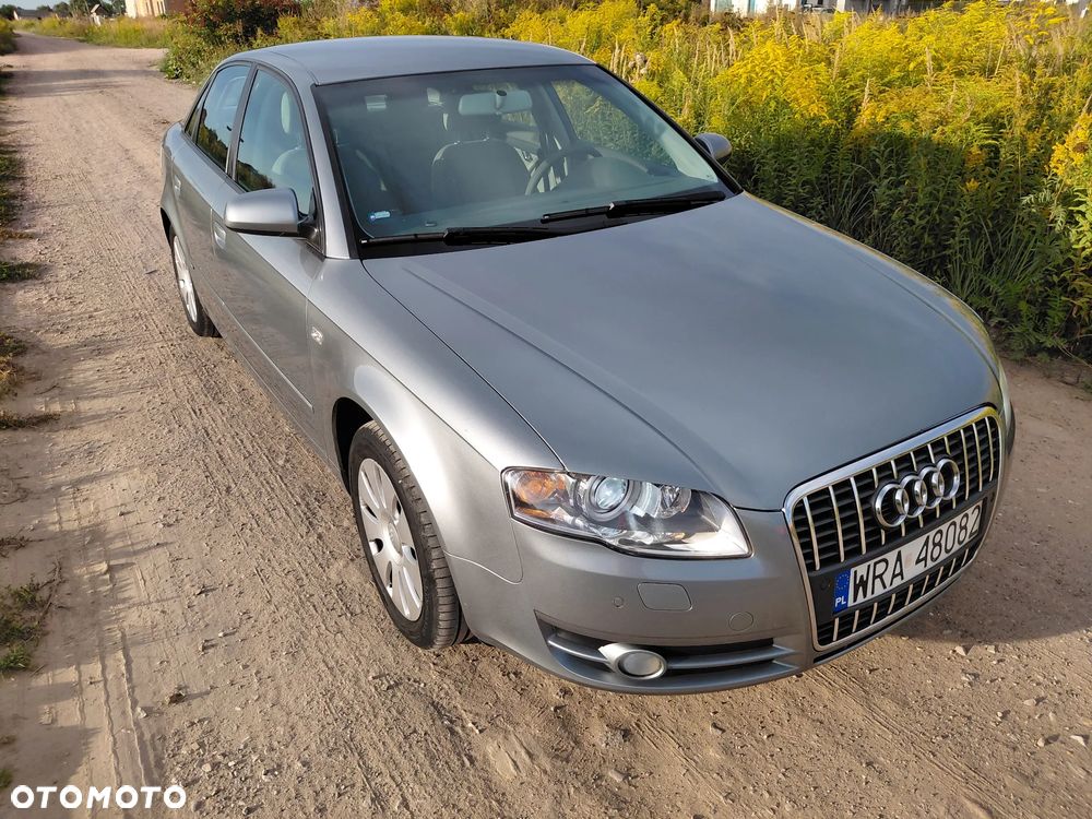 Audi A4 Limousine - 1