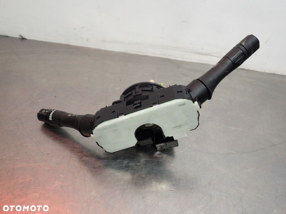 PAJĄK MANETKA TAŚMA PODUSZKI NISSAN JUKE I 14A01 - 5