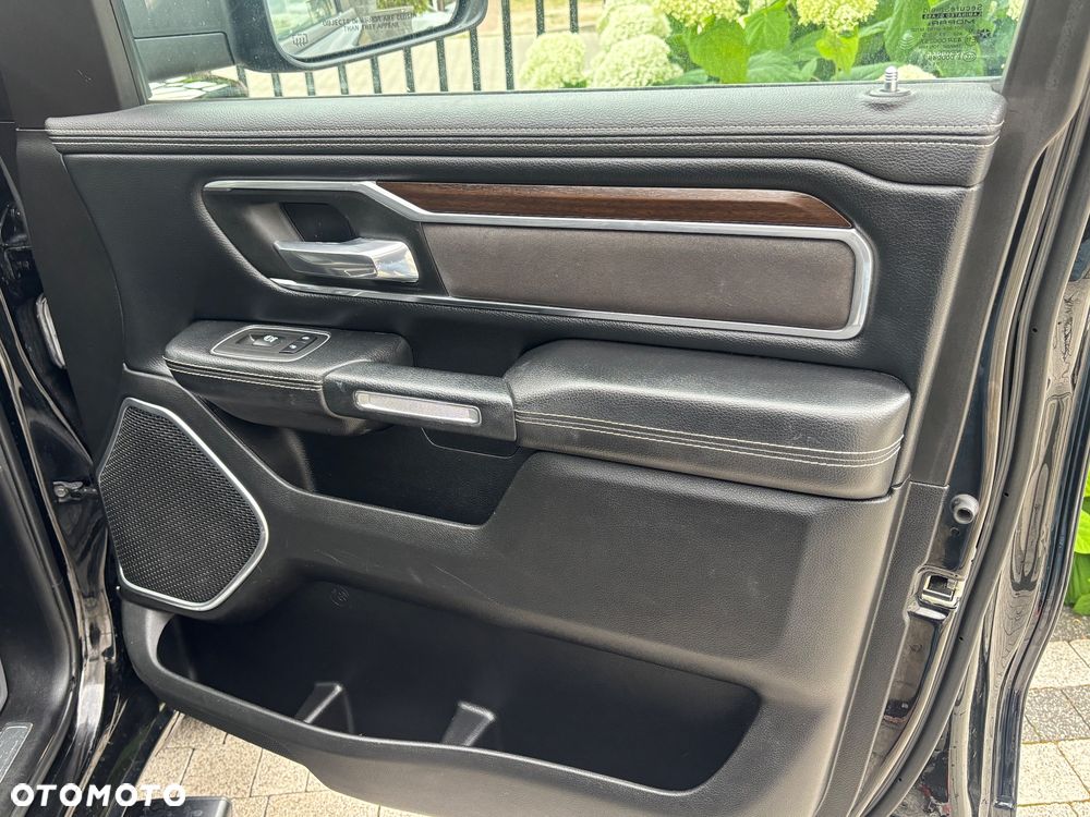 RAM 1500 Crew Cab Laramie - 12