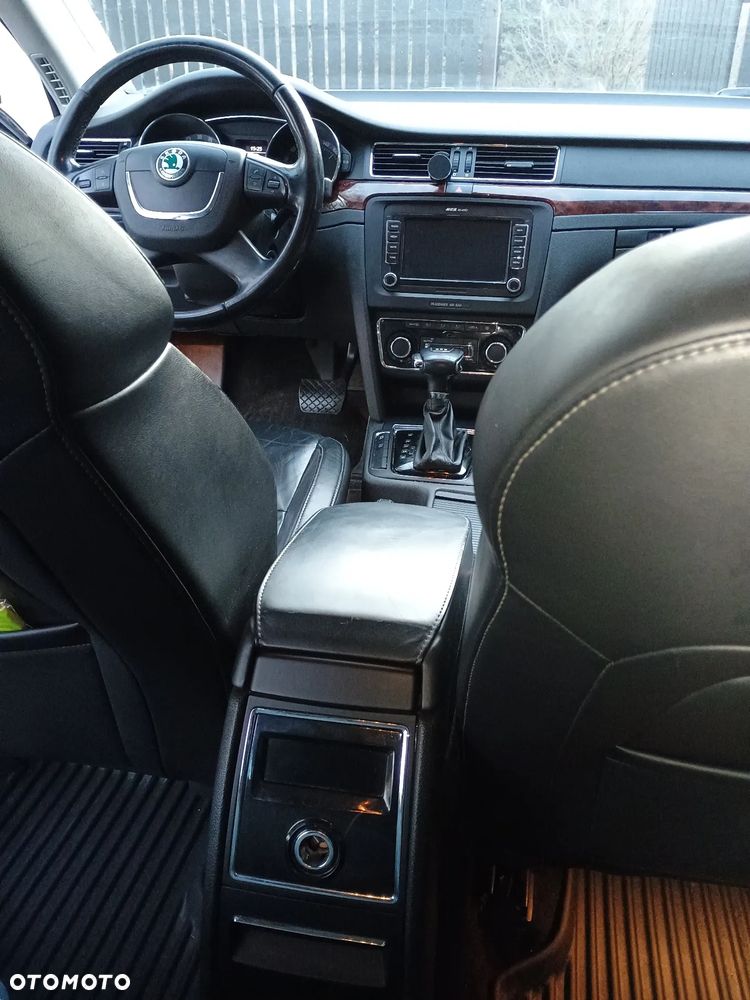 Skoda Superb 2.0 TDI DSG Elegance - 20