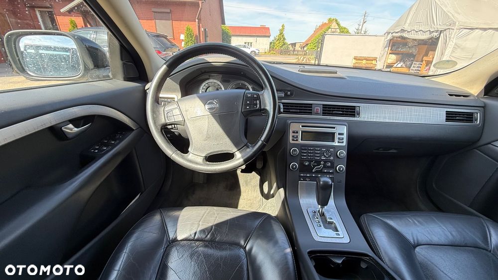 Volvo XC 70 D5 AWD Momentum - 10