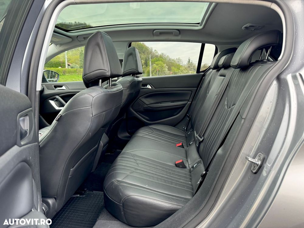 Peugeot 308 - 8