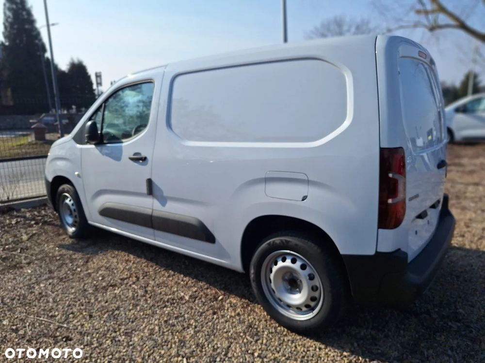 Opel Combo L1 - 4