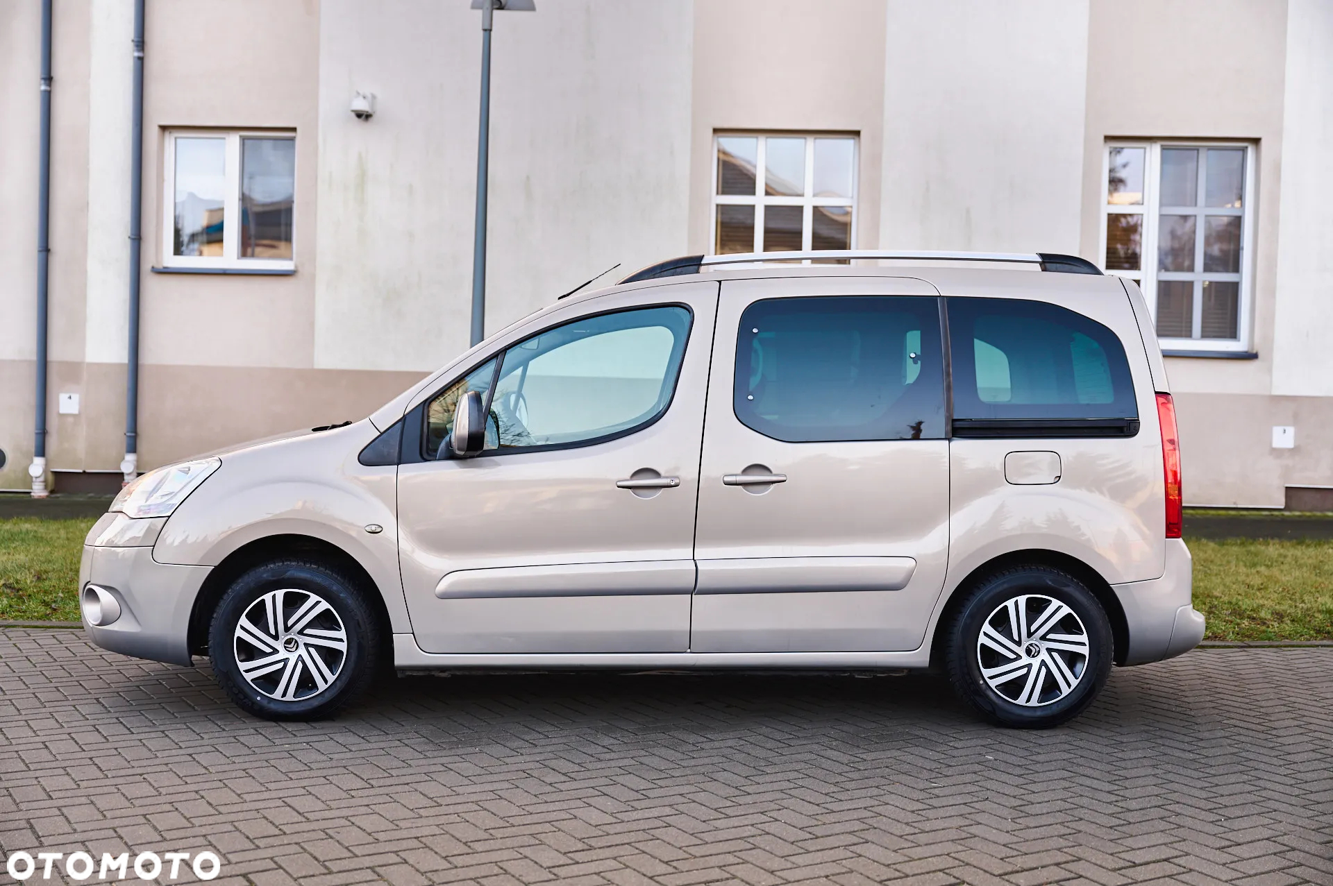 Citroën Berlingo II 1.6 HDi Multispace Plus - 8
