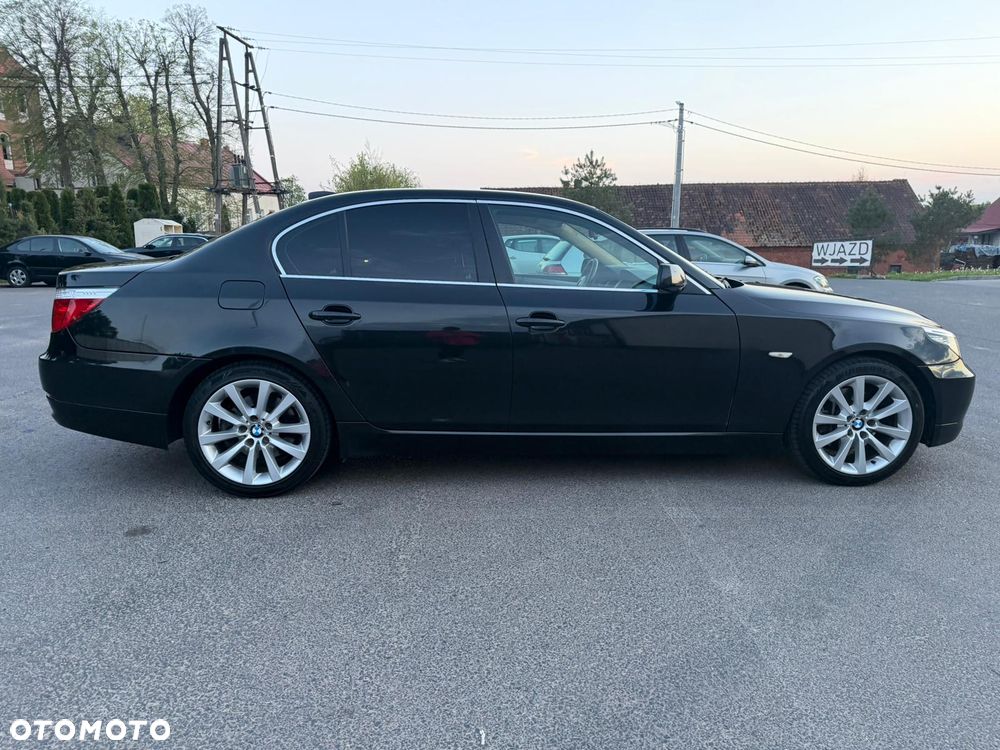 BMW Seria 5 525i - 4