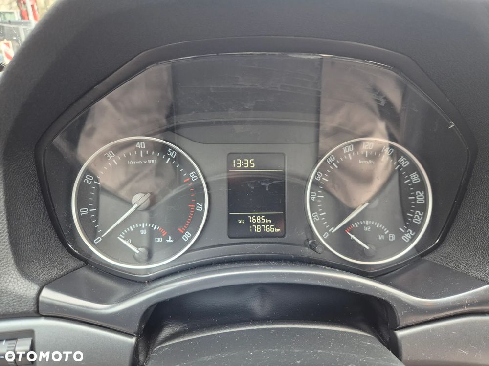 Skoda Octavia 1.2 TSI Ambiente - 9