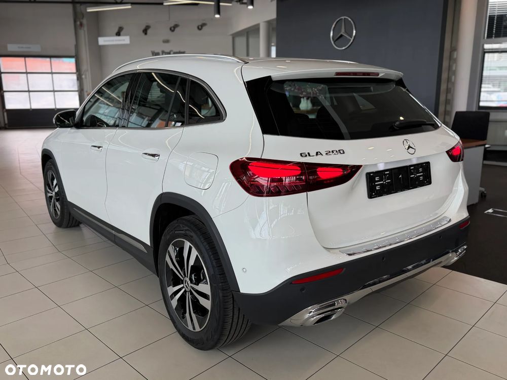 Mercedes-Benz GLA 200 Progressive - 9