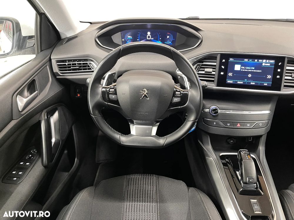 Peugeot 308 1.2 L PureTech Turbo S&S EAT8 Allure Pack - 7