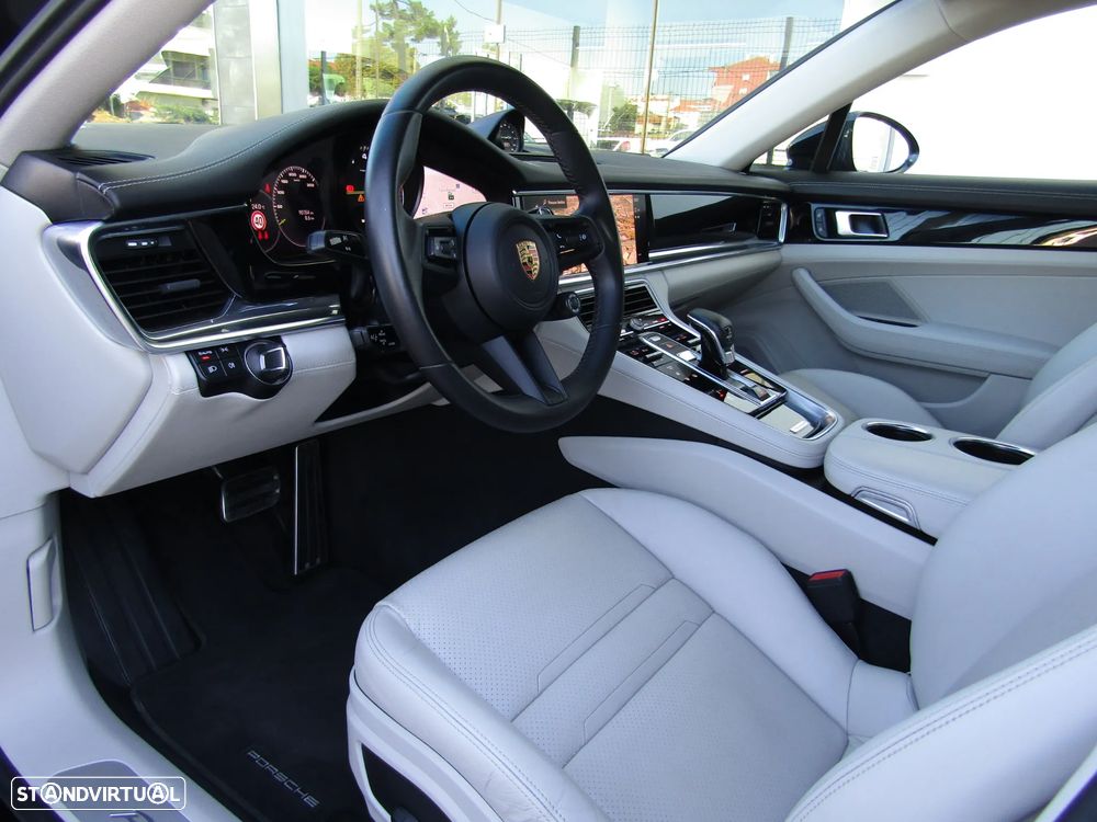 Porsche Panamera Sport Turismo 4 E-Hybrid - 16
