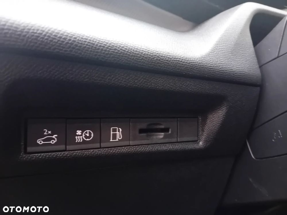 Peugeot 308 SW Plug-In Hybrid 225 e-EAT8 GT - 11