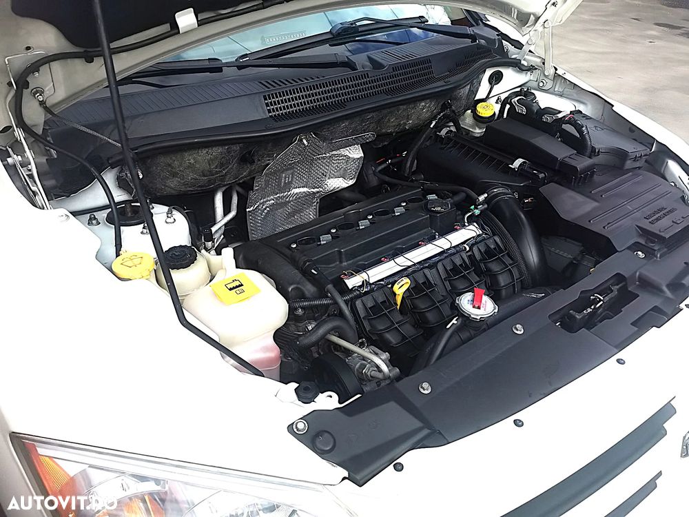 Dodge Caliber 2.0 CVT SE - 23