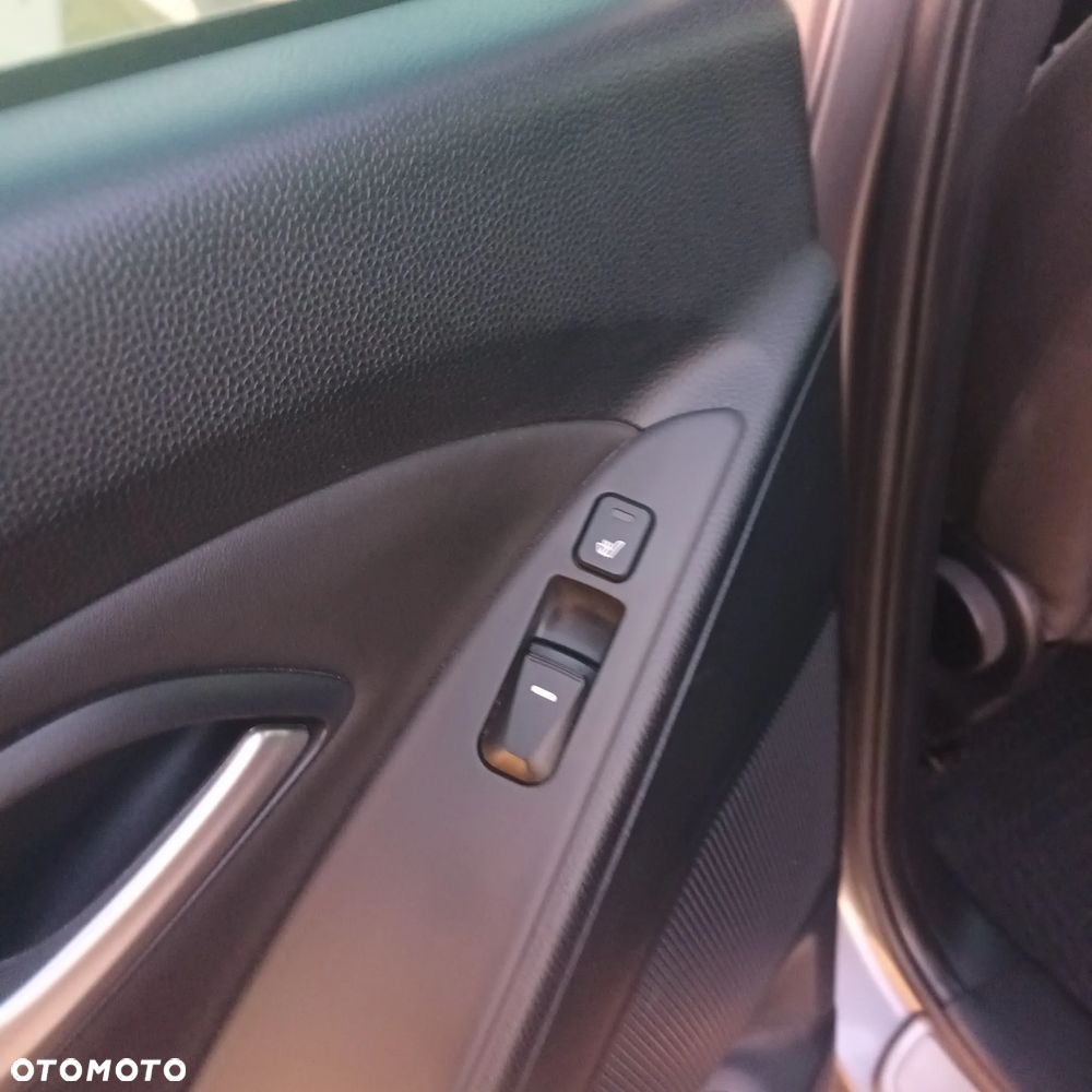 Hyundai ix35 1.6 2WD UEFA EURO 2012 Edition - 17