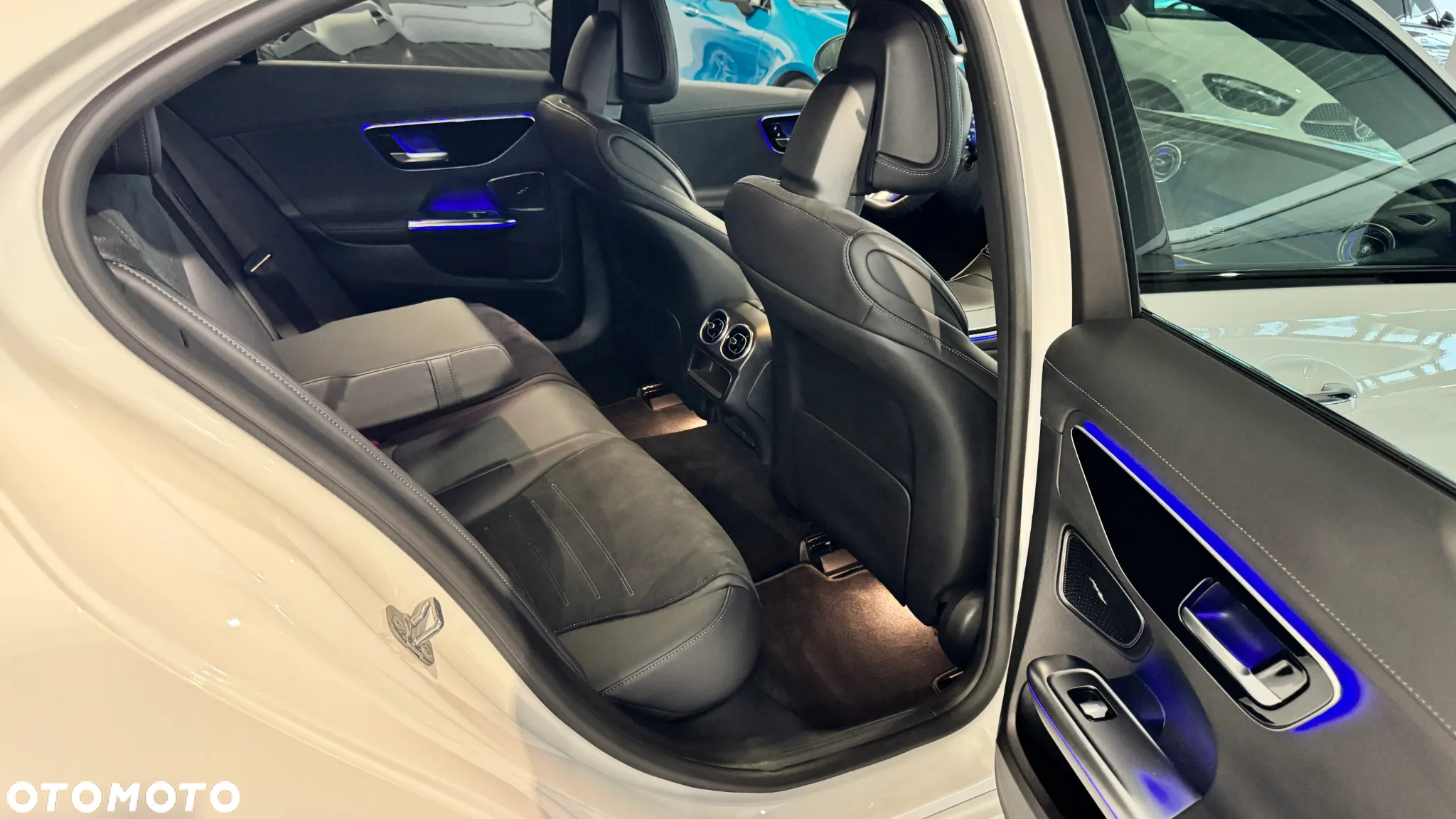 Mercedes-Benz Klasa C 300 4MATIC 9G-TRONIC - 31
