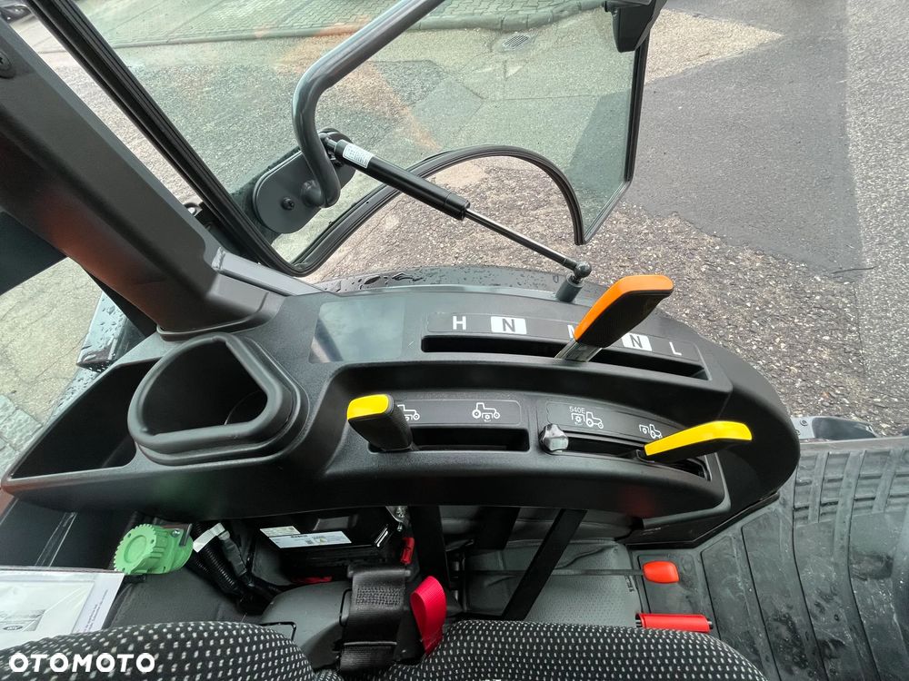 Kubota LX-401 CAB - 11