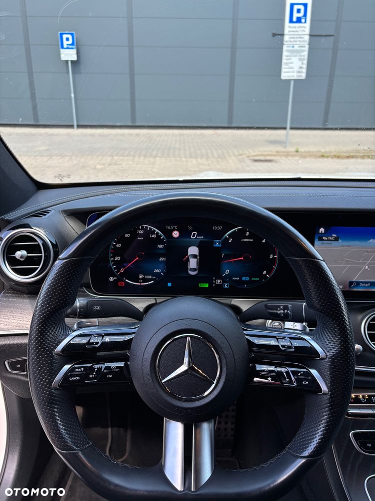 Mercedes-Benz Klasa E 220 d 4-Matic - 19