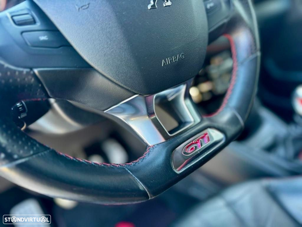 Peugeot 208 1.6 THP GTi - 17
