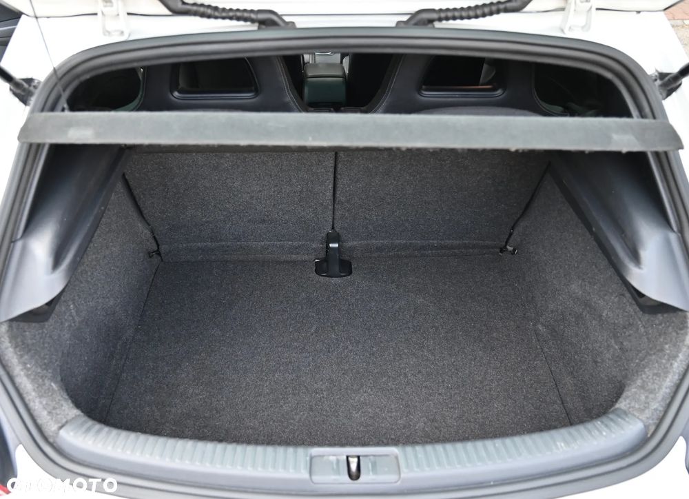 Volkswagen Scirocco - 28