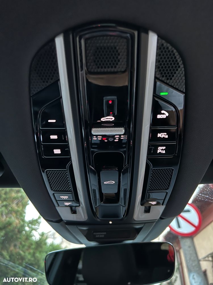Porsche Cayenne - 12