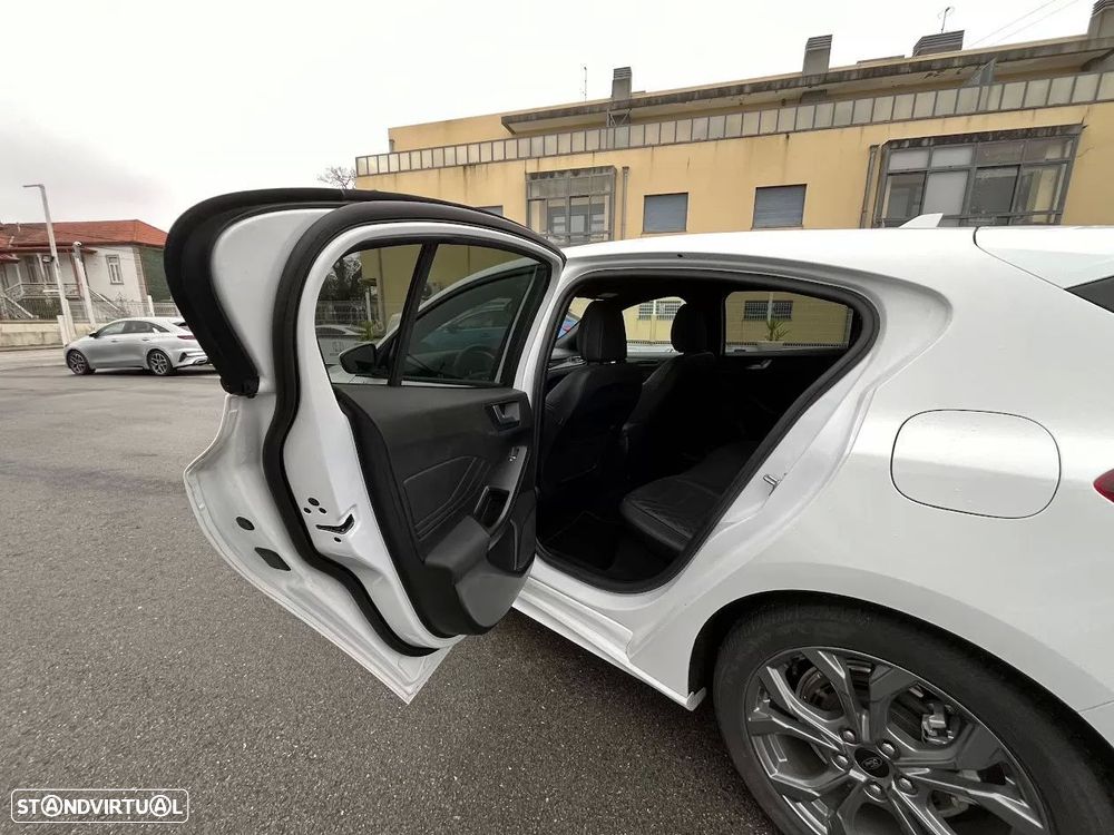 Ford Focus 1.0 EcoBoost MHEV ST-Line X Aut. - 40