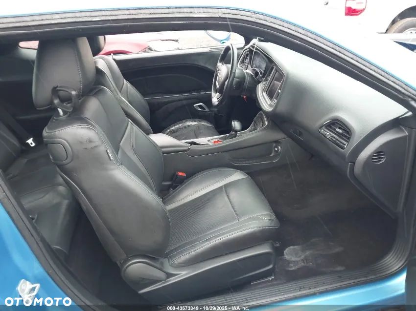 Dodge Challenger - 9