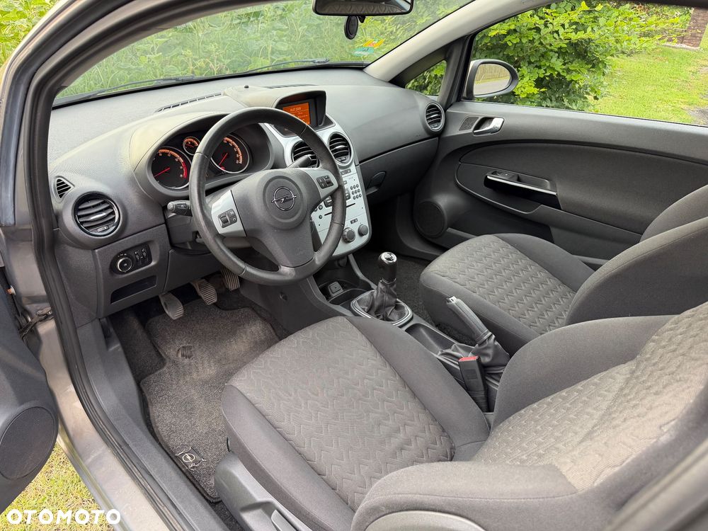 Opel Corsa 1.4 16V Active - 5