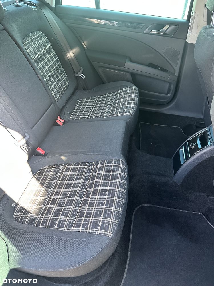 Skoda Superb 2.0 TDI DSG Exclusive - 35